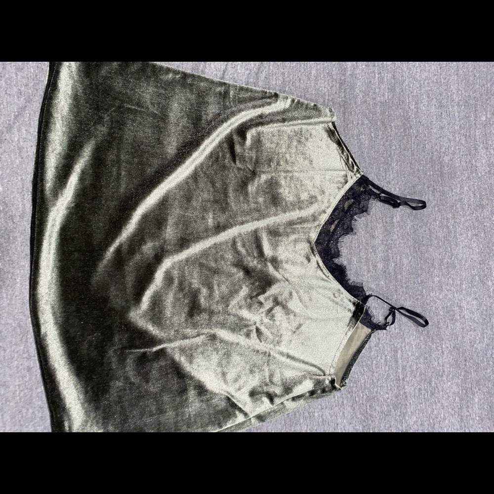 Olive green black lace velvet top - Picture 3 of 3